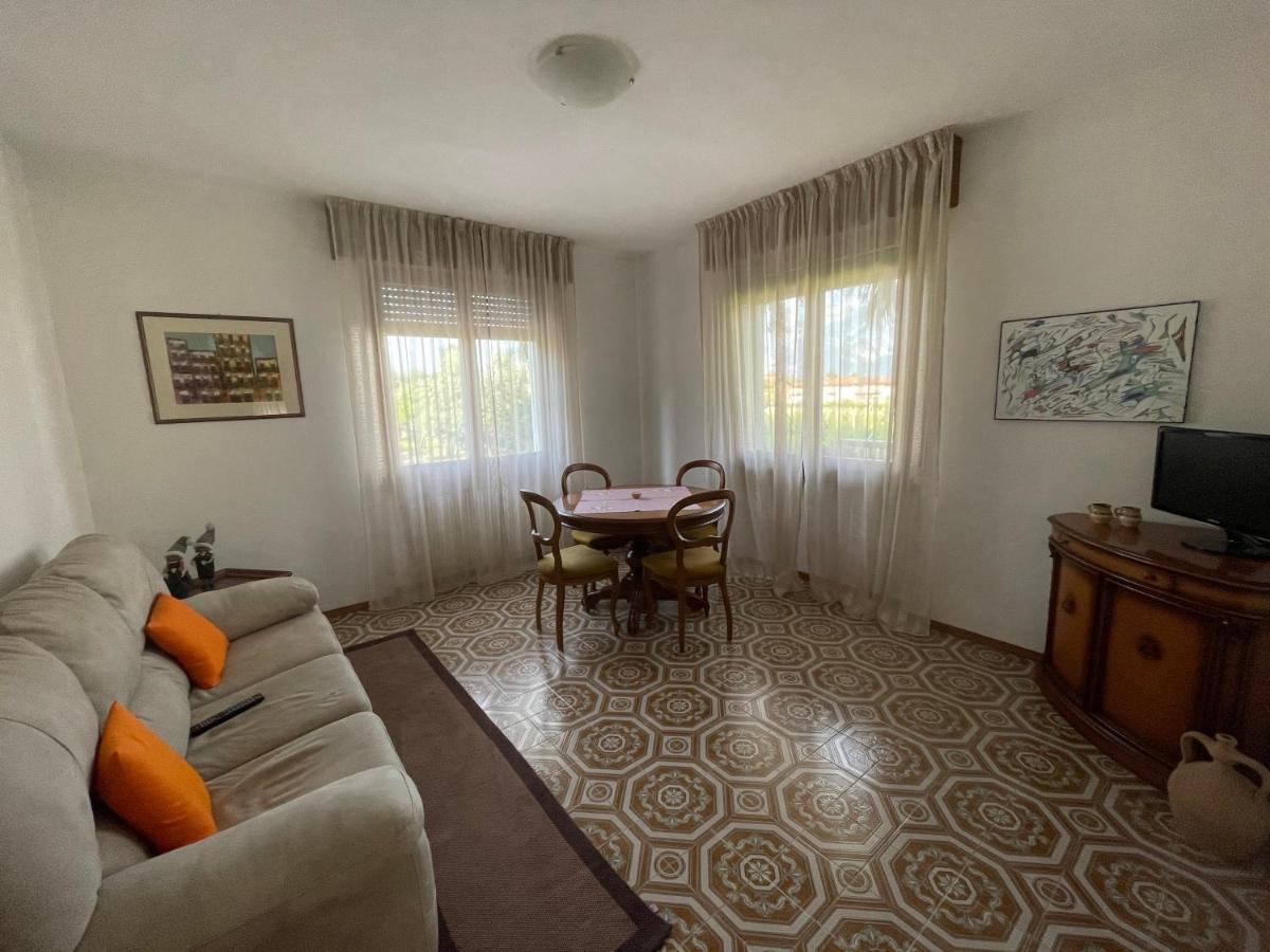 Appartamento Lucia Torbole Sul Garda Exteriör bild