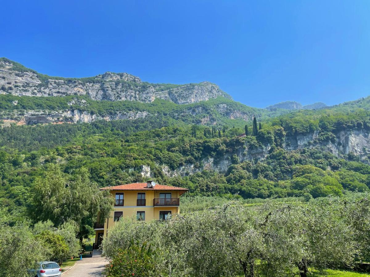 Appartamento Lucia Torbole Sul Garda Exteriör bild